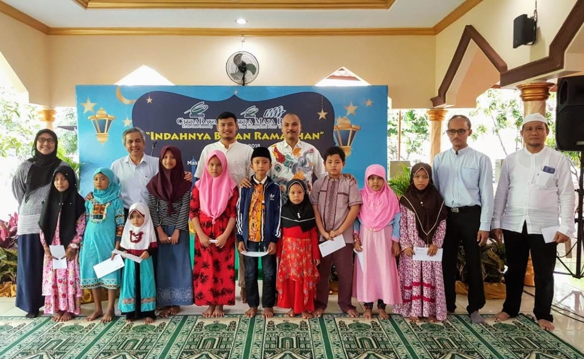 CitraRaya Bagikan Ratusan Paket Santunan Anak Yatim dan Jompo di Kecamatan Panongan